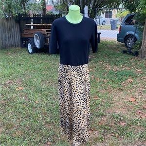Ann TaylorWomen's Short Sleeve Boat Neck Side Zipper Maxi Leopard Dress Size M